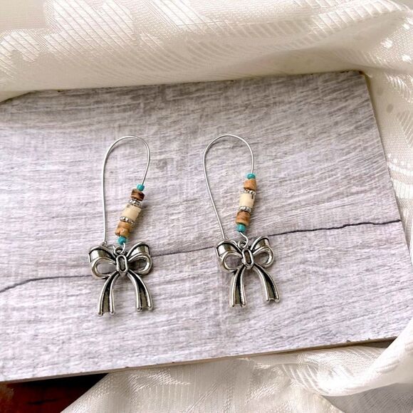 5/$25 BOW  EARRINGS - Picture 3 of 5